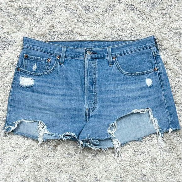 LEVI’S 501 HIGH RISE DISTRESSED DESTROYED TATTERED FRAYED DENIM SHORTS SZ 34 - Picture 6 of 7